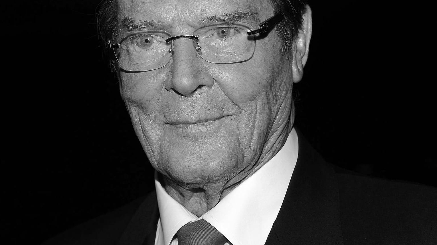 Roger Moore ist am 23. Mai im Alter von 89 Jahren gestorben.