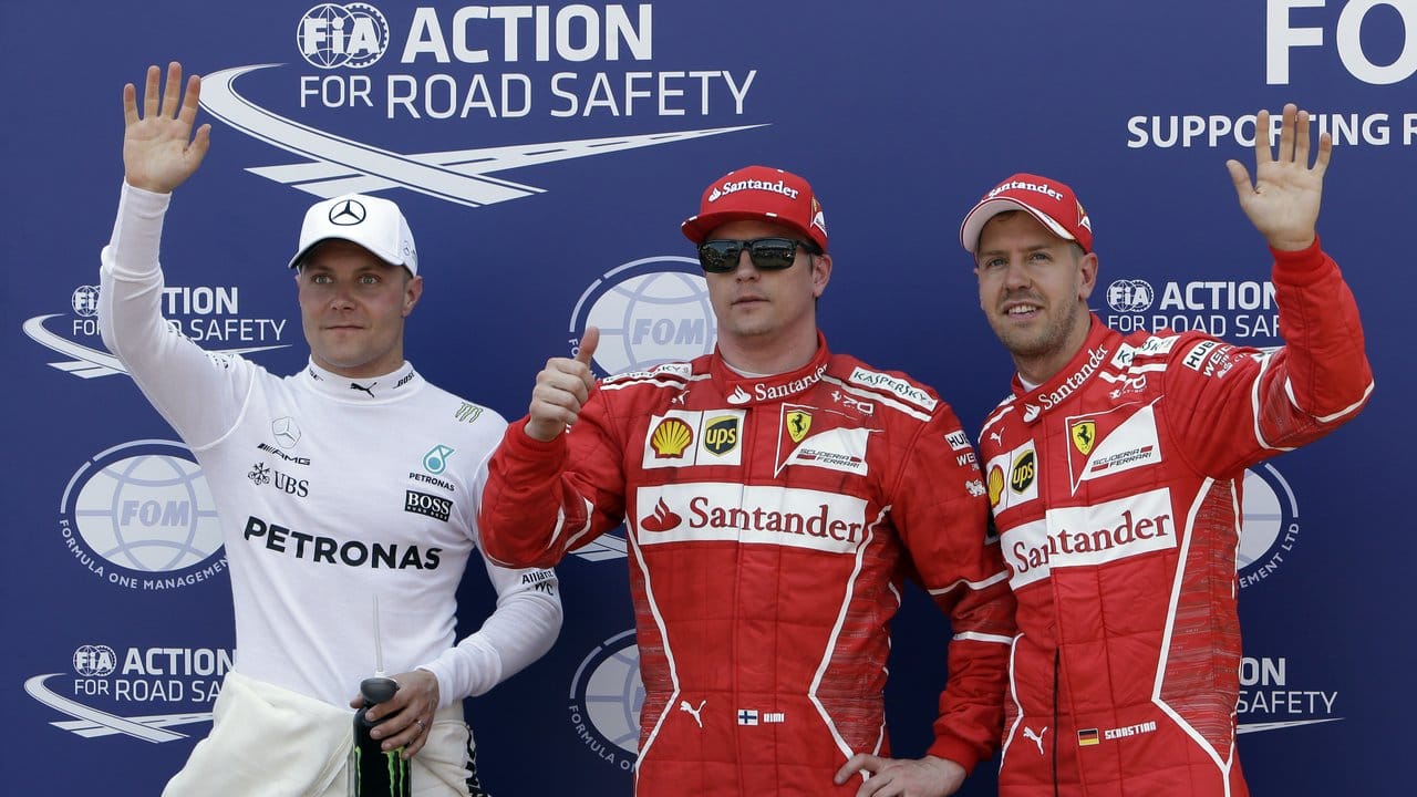Kimi Räikkönen (M) siegte in der Quali vor Sebastian Vettel (r) und Valtteri Bottas.