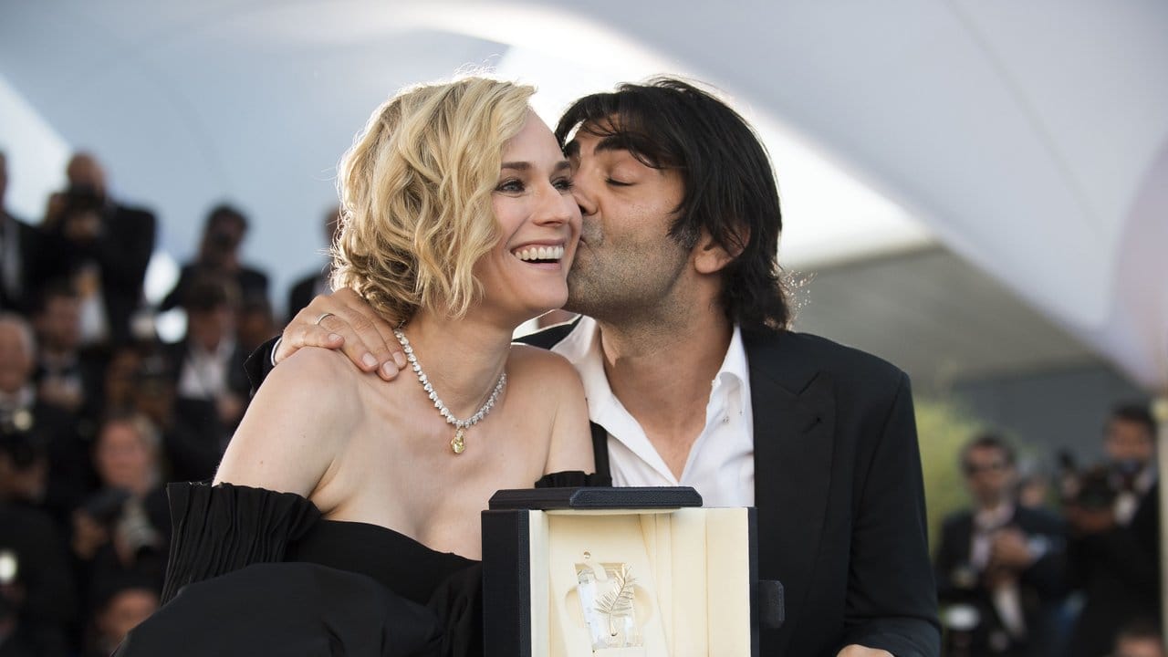 Küsschen für die Siegerin: Diane Kruger mit Regisseur Fatih Akin in Cannes.