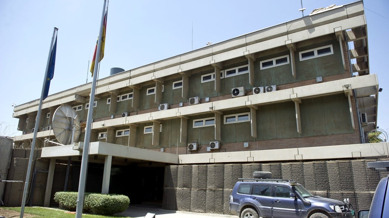Die Deutsche Botschaft in Kabul in Afghanistan. Die Deutsche Botschaft in Kabul in Afghanistan.