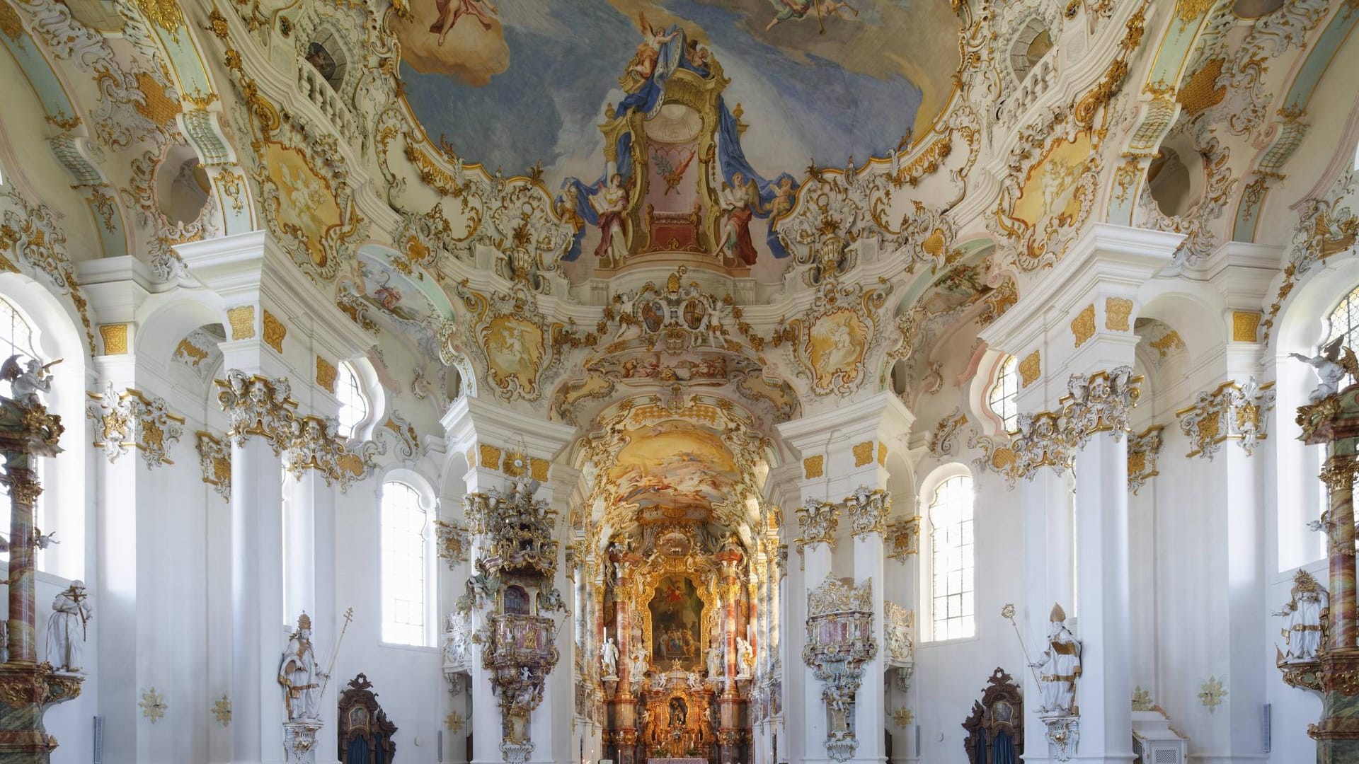 Das einmalige Deckenfresko der Wieskirche oder Wallfahrtskirche zum Gegeißelten Heiland auf der Wies, in Steingaden, Oberbayern.