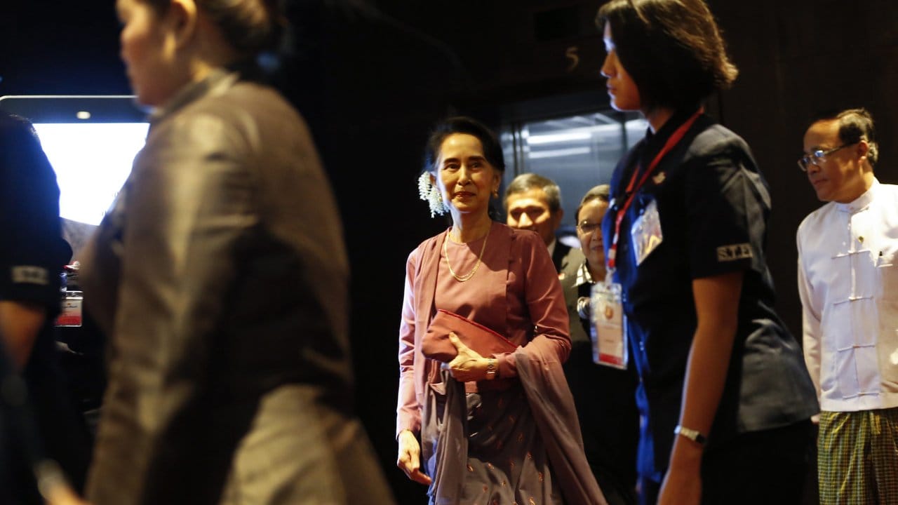 Friedensnobelpreisträgerin Aung San Suu Kyi ist Myanmars "Fashion-Ikone" geworden.