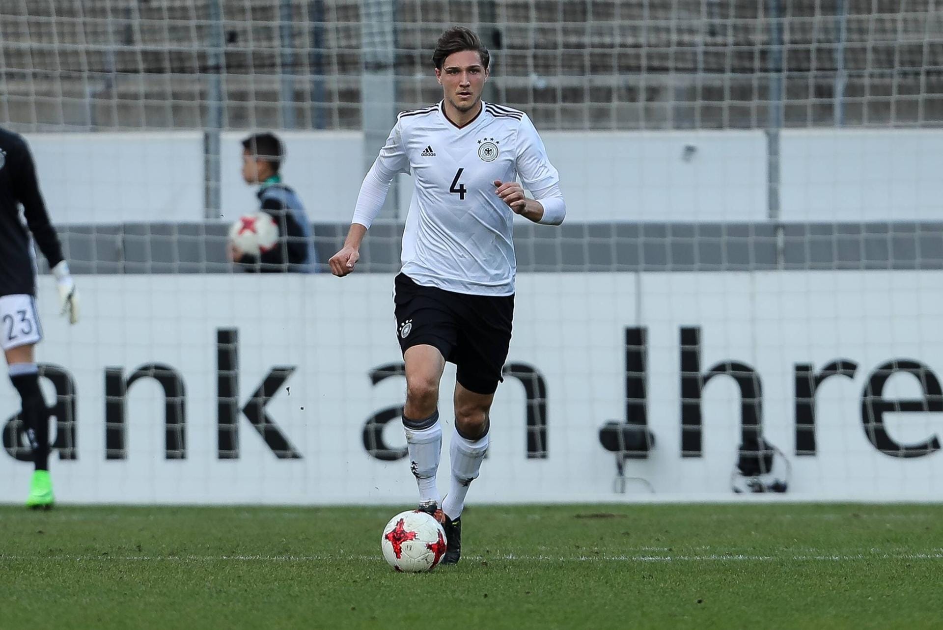 Abwehr: Niklas Stark (22, Hertha BSC, 14 Länderspiele)