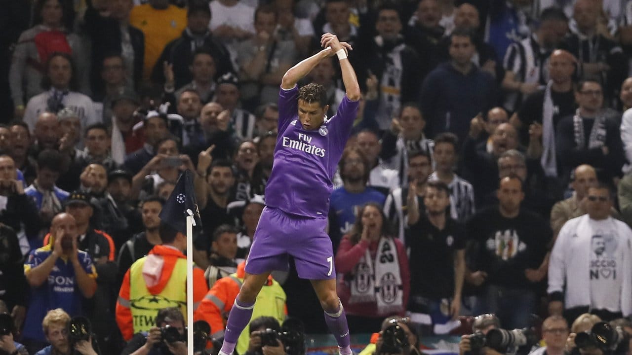 Cristiano Ronaldo jubelt in typischer Manier über seinen Treffer zum 1:0.