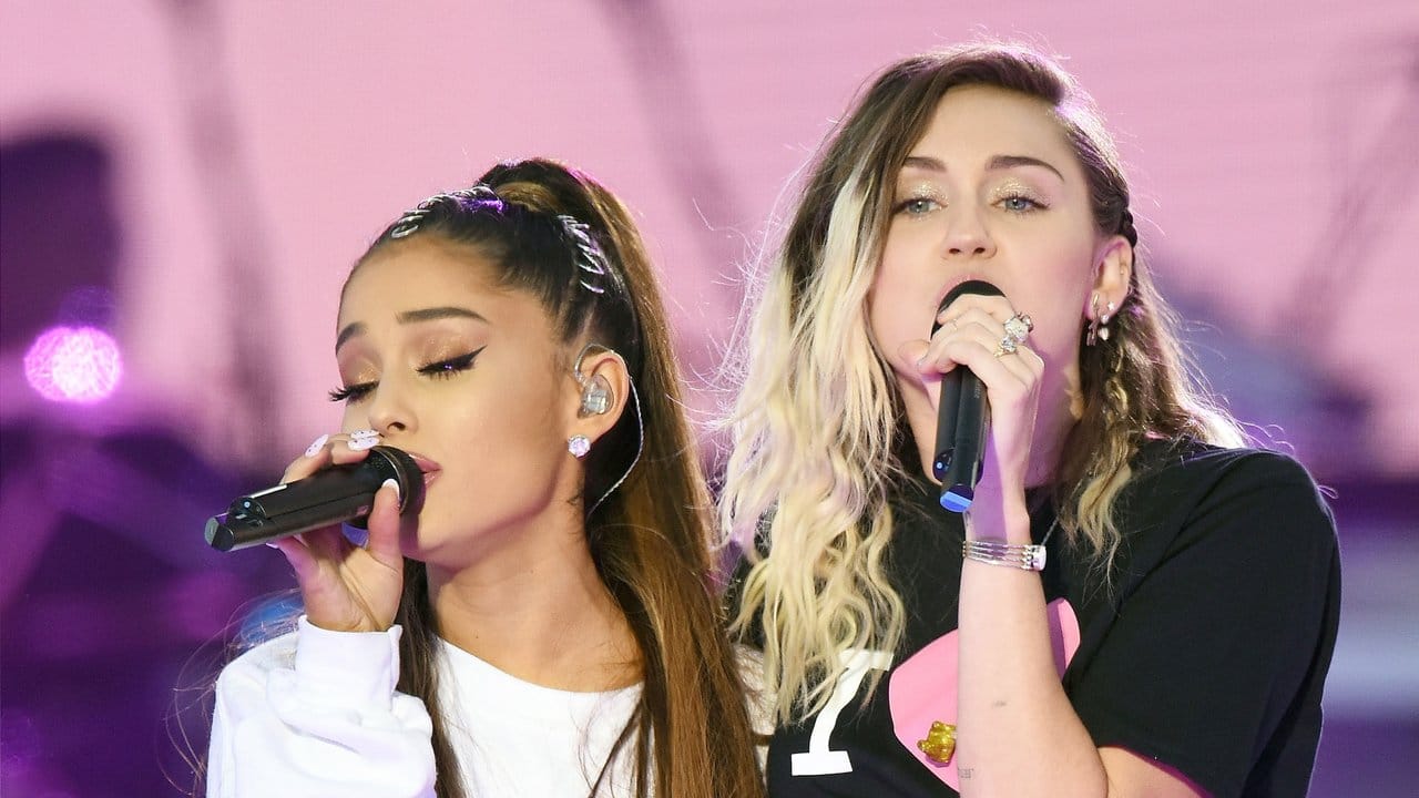Ein Traum-Duo: Ariana Grande (l) und Miley Cyrus. Ein Traum-Duo: Ariana Grande (l) und Miley Cyrus.