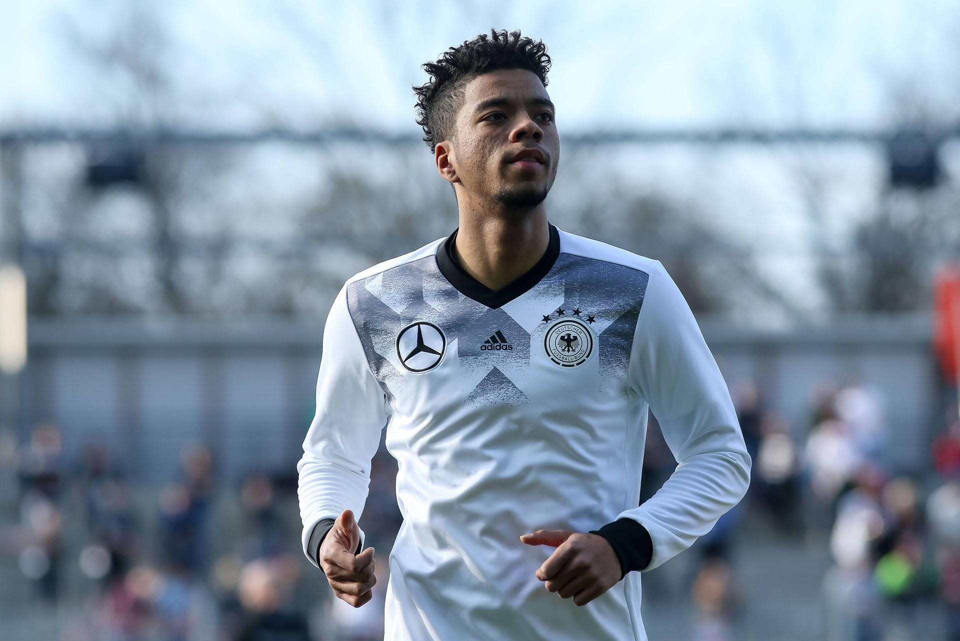 Benjamin Henrichs (Bayer 04 Leverkusen).