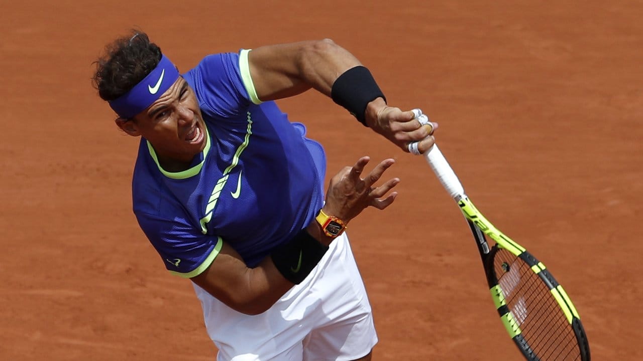 Rafael Nadal ist in Paris ins Halbfinale eingezogen.
