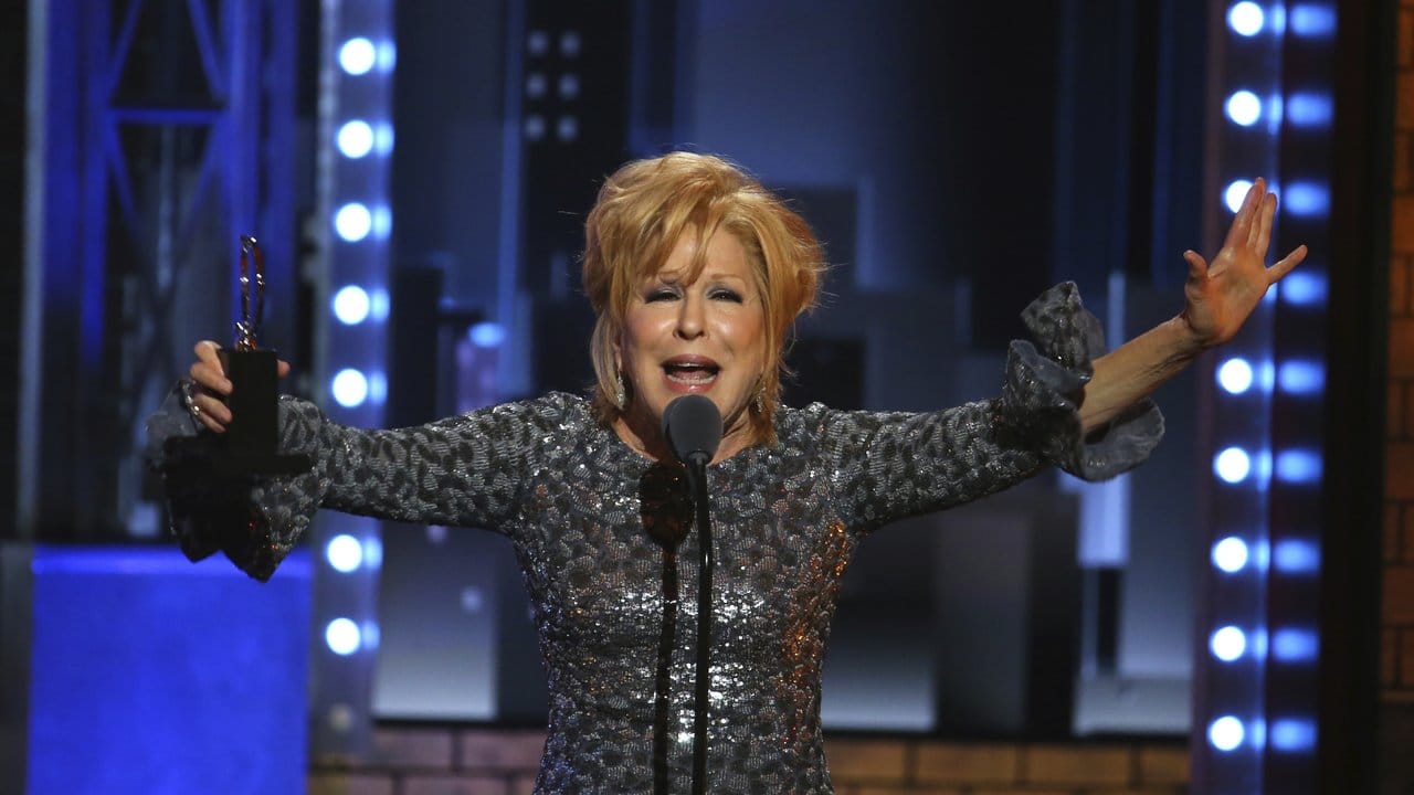 Bette Midler gewann einen Tony für ihre Titelrolle in dem Musical "Hello Dolly". Bette Midler gewann einen Tony für ihre Titelrolle in dem Musical "Hello Dolly".
