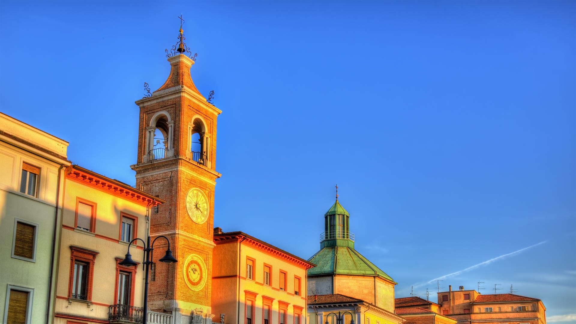 Die Piazza Tre Martiri war einst der zentrale Platz der antiken römischen Siedlung Ariminium. Sie wurde 268 vor Christus gegründet