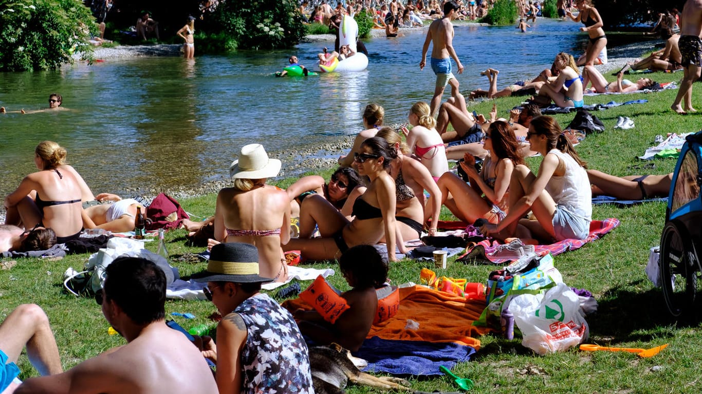 Auch in den kommenden Tagen herrscht sommerliches Badewetter in Deutschland.