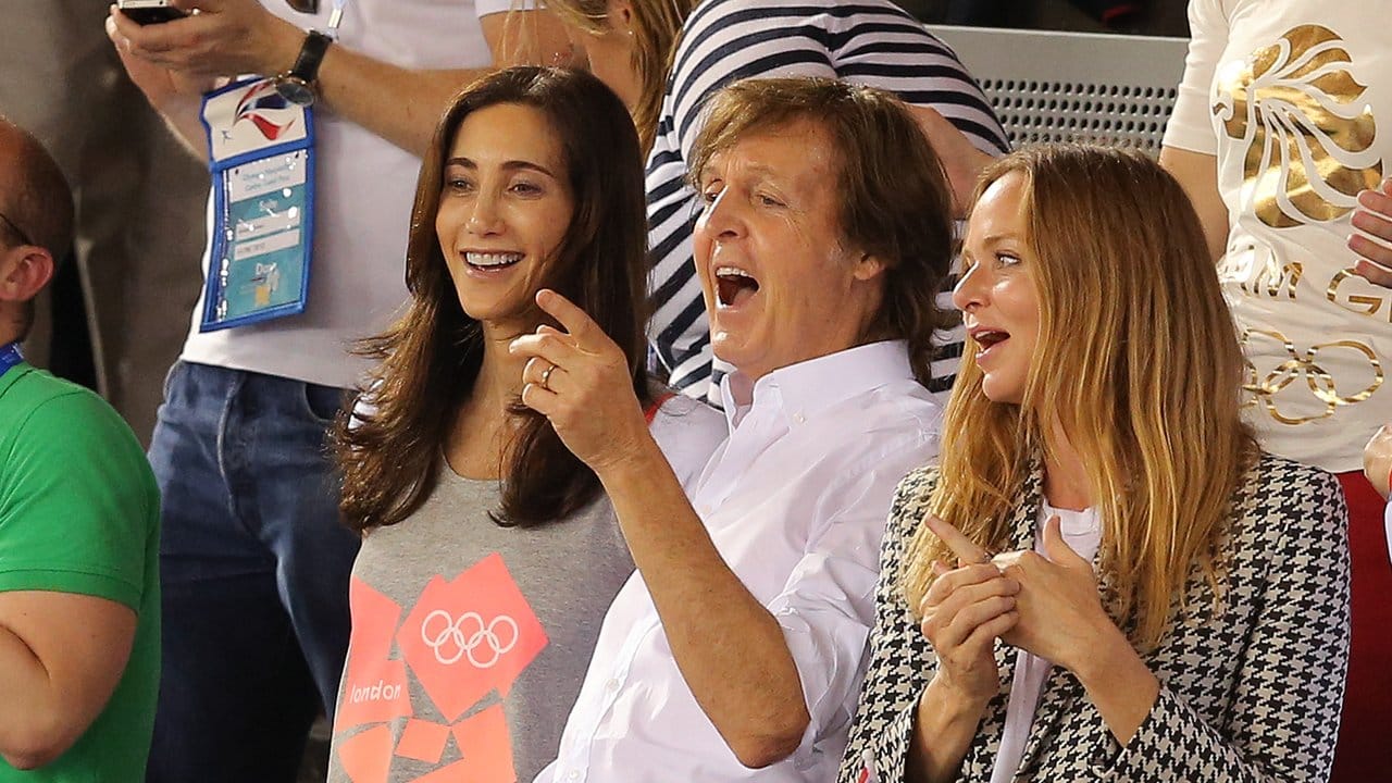 Paul McCartney mit seiner Frau Nancy (l) und seiner Tochter Stella bei den Olympischen Spielen in London.