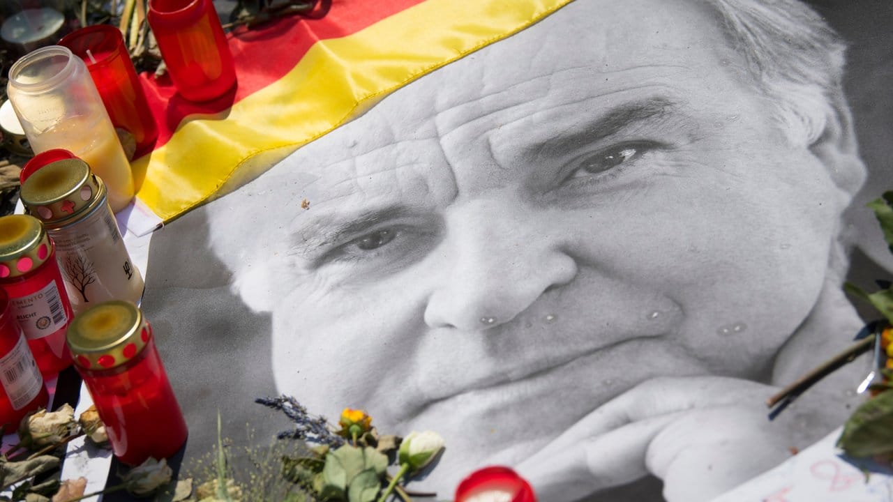 Gedenken an Helmut Kohl in Oggersheim: Kein Bundeskanzler war bisher länger im Amt als Kohl, der Deutschland von 1982 bis 1998 regierte.
