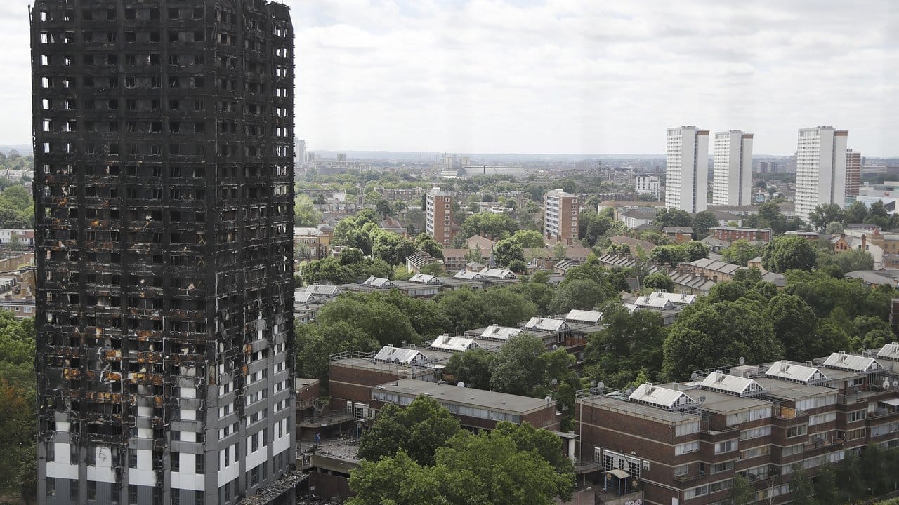 Ausgebrannter Grenfell Tower in London.
