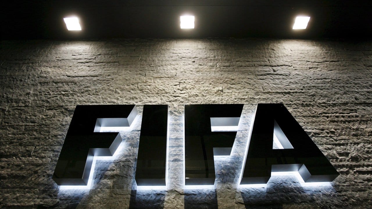 Der Fußball-Weltverband veröffentlicht den Untersuchungsbericht zu WM-Doppelvergabe 2018 und 2022.