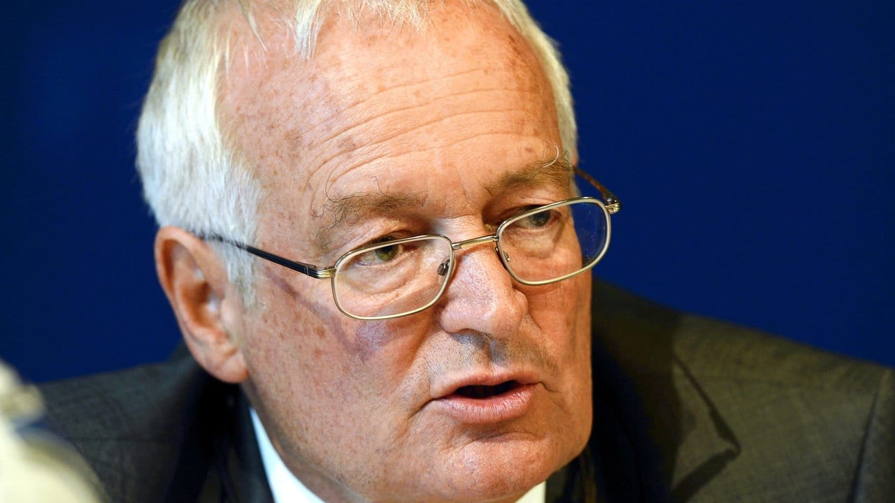 Hans-Joachim Eckert war im Mai zusammen mit Cornel Borbely als Ethik-Chef der FIFA abgelöst worden.