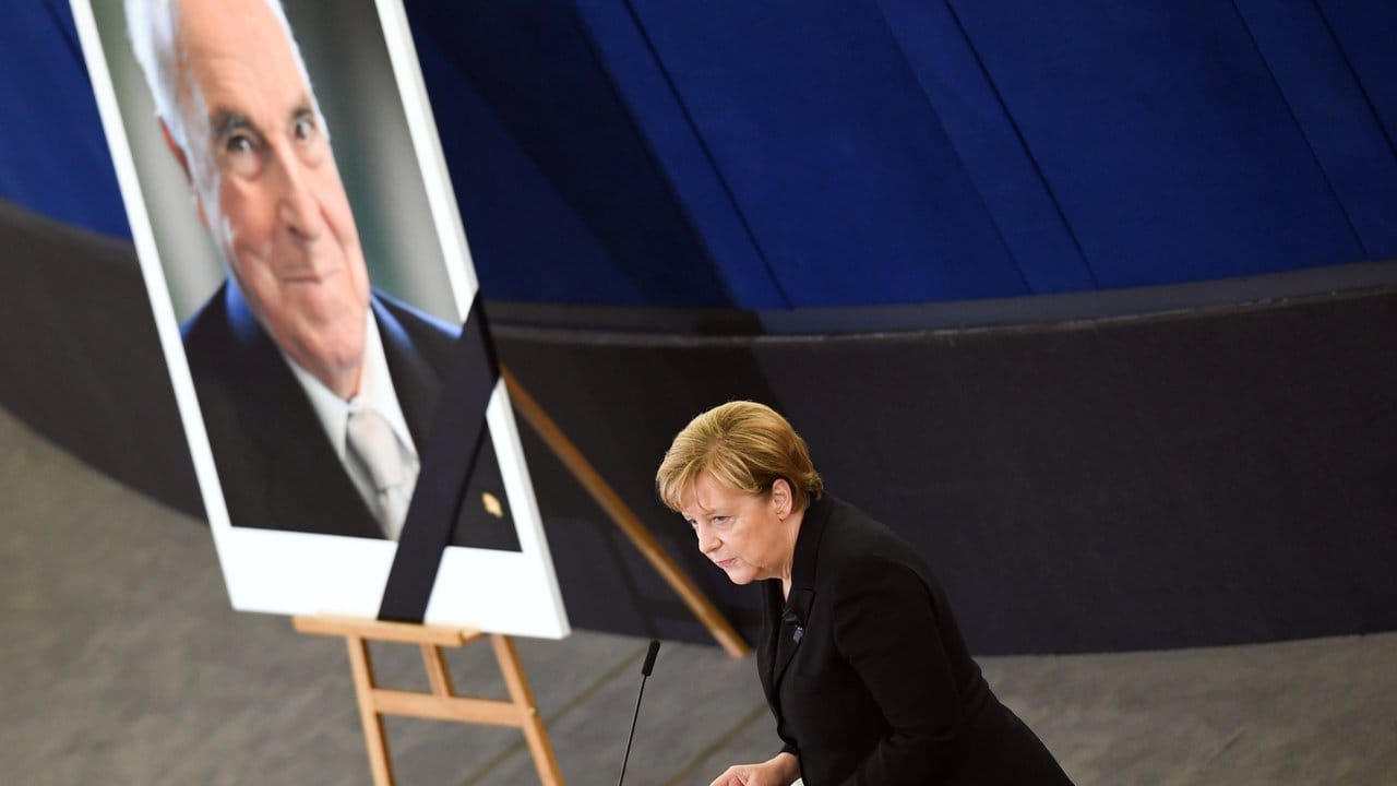 Bundeskanzlerin Angela Merkel während des europäischen Trauerakts im EU-Parlament.