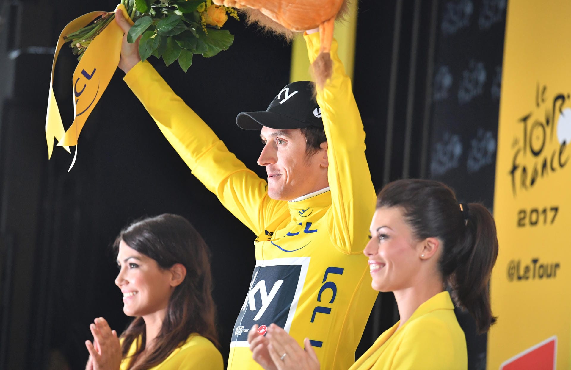 Geraint Thomas feier seinen Sieg bei der Tour de France.