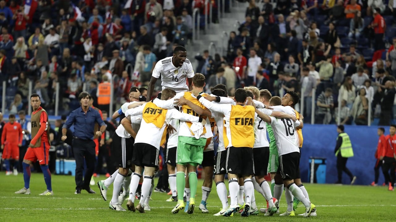 Deutschland schlägt Chile im Endspiel mit 1:0.