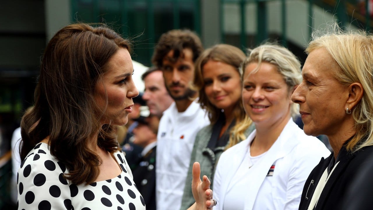 Von Tennispielerin zu Tennisspielerin: Herzogin Kate im Gespräch mit den ehemaligen Profis Kim Clijsters (2.