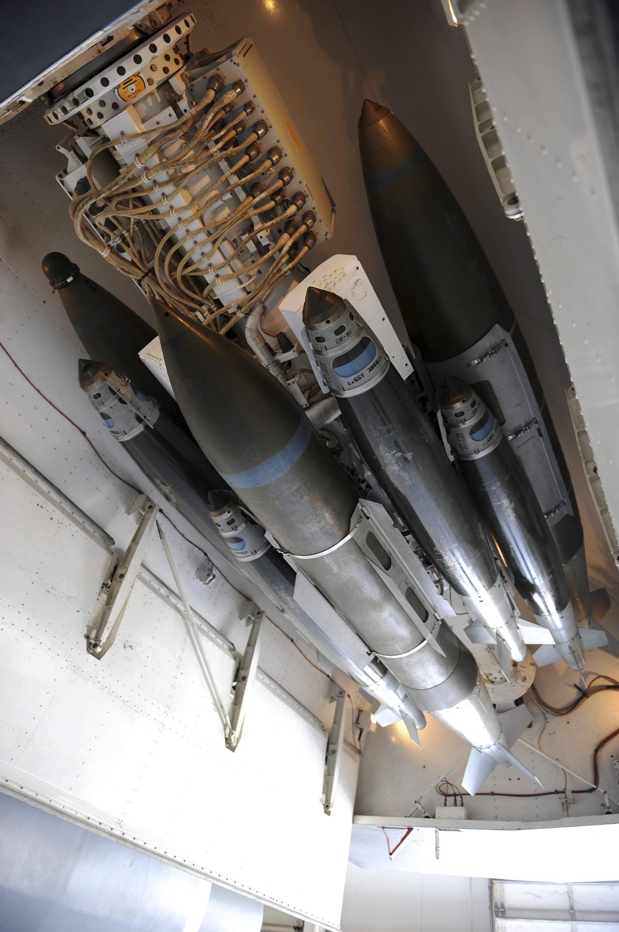 Der B-1B kann schwer bewaffnet werden. Der B-1B kann schwer bewaffnet werden.