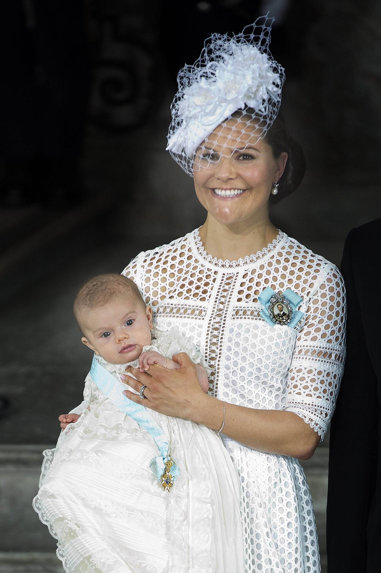 Prinz Oscars Taufe im Mai 2016 – und die Mama strahlt.