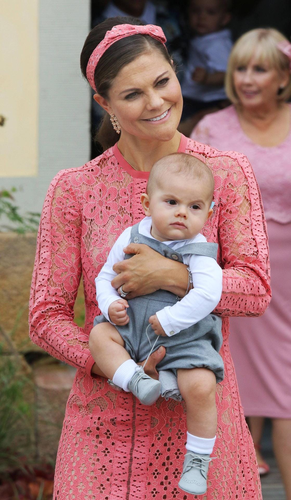 September 2016: Victoria mit Söhnchen Oscar an der Taufe von dessen Cousin Alexander.