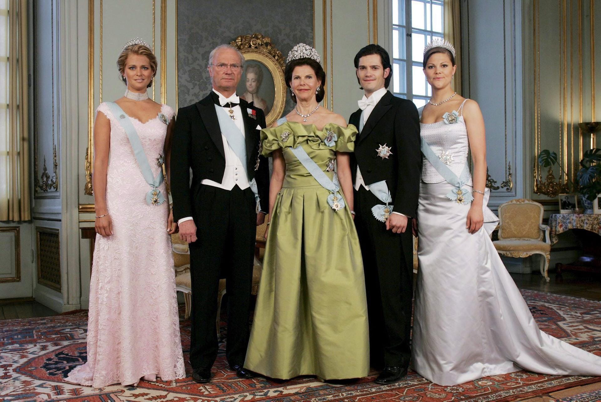 Victoria mit ihren Eltern und Geschwistern beim 70. Geburtstag ihres Vaters 2006.