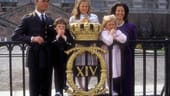 Victoria mit ihren Eltern, König Carl Gustaf und Königin Silvia, sowie ihren Geschwistern, Carl Philip und Madeleine, als junges Mädchen.