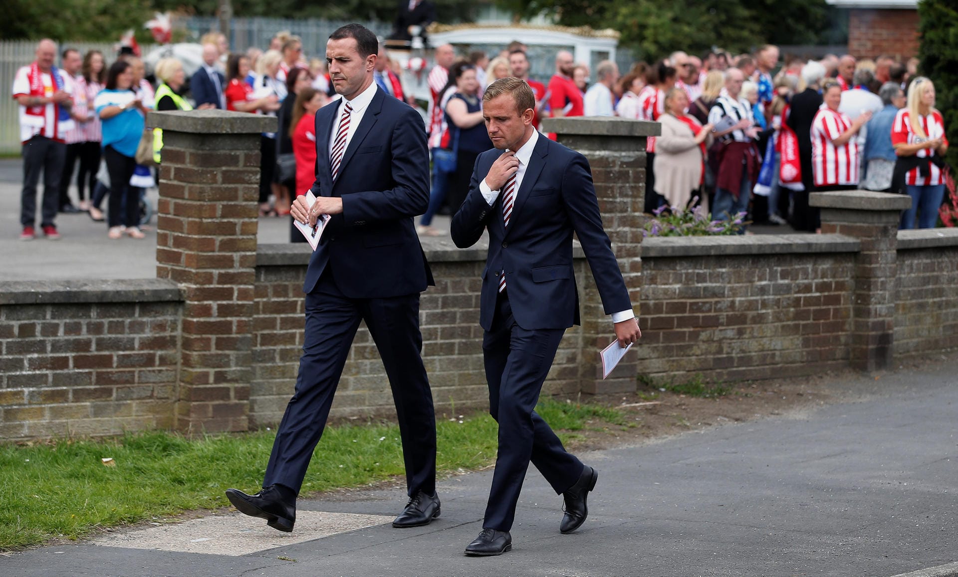 ...und die Sunderland-Spieler John O'Shea (links) und Lee Cattermole erschienen zu der Beerdigung.