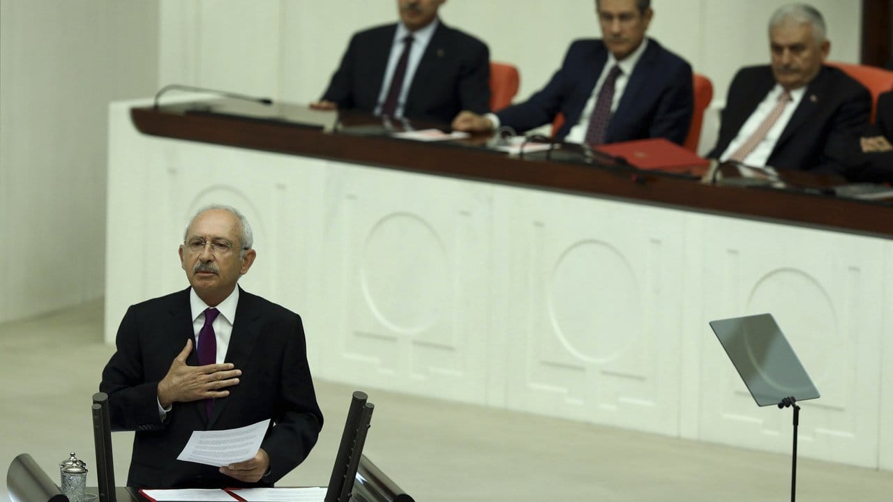 Der Vorsitzende der türkischen Oppositionspartei CHP, Kemal Kilicdaroglu im türkischen Parlament in Ankara.