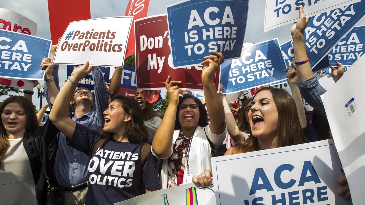 Jubel vor dem Obersten US-Gericht: Unterstützer von "Obamacare" nach einem Urteilsspruch zugunsten der Krankenversicherung.