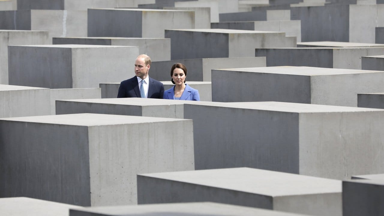 Prinz William und Herzogin Kate besuchen das Holocaust-Mahnmal in Berlin.