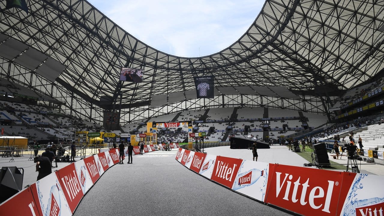 Start und Ziel des Einzelzeitfahrens war in der Fußball-Arena von Olympique Marseille.