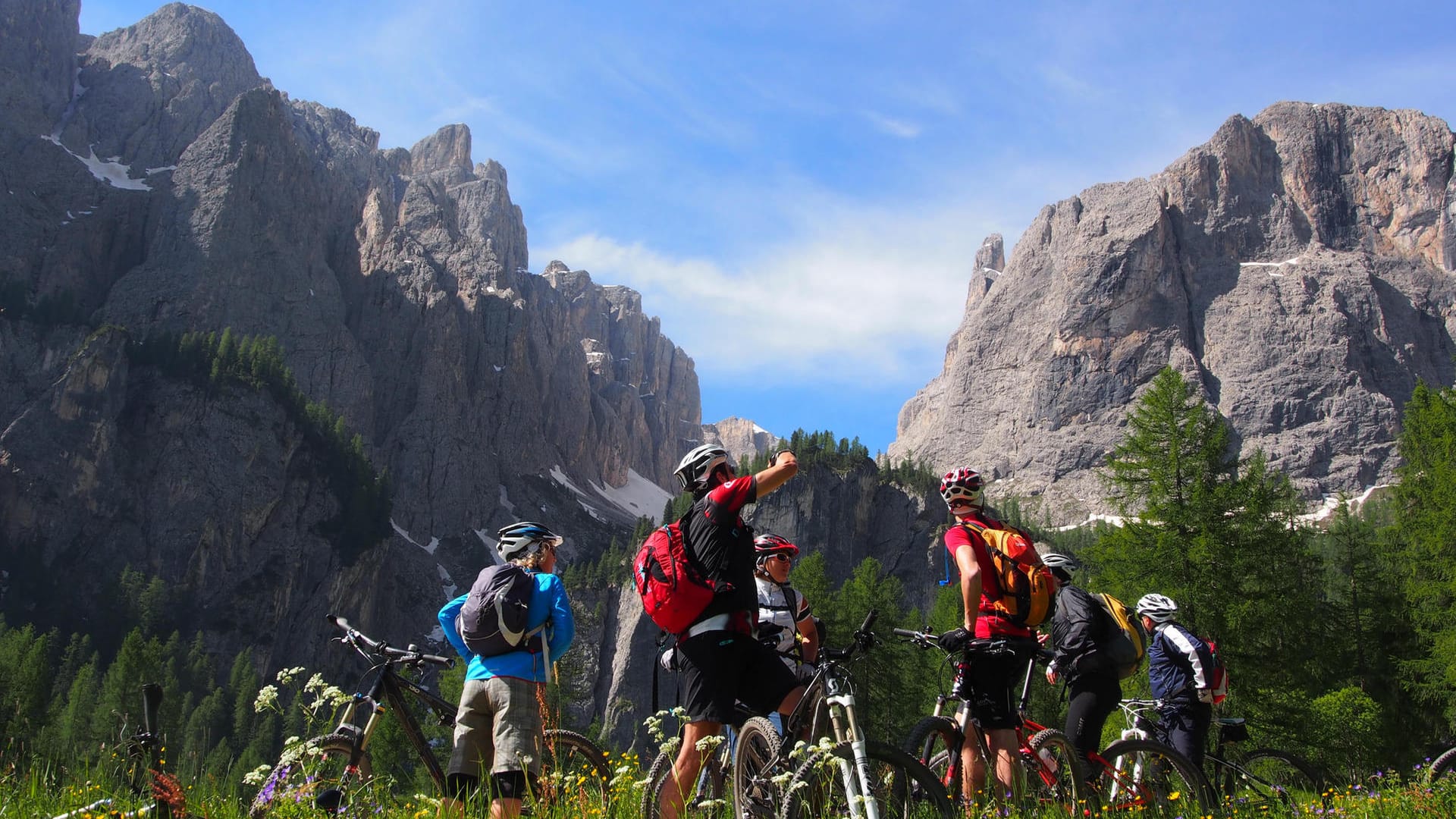 Am Fuße des Mittagstales bei Corvara