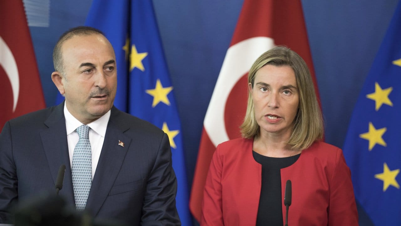 Der türkische Außenminister Mevlüt Cavusoglu und die EU-Außenbeauftragte Federica Mogherini in Brüssel.