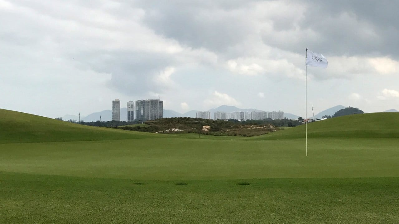 Im Schnitt 30 bis 50 Menschen spielen pro Tag auf der neugebauten Golfanlage in Rio.