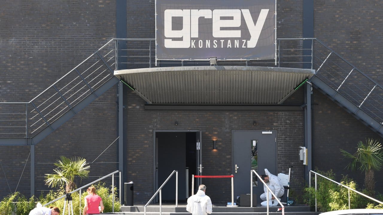 Spurensicherung vor dem Club Grey in Konstanz. Spurensicherung vor dem Club Grey in Konstanz.