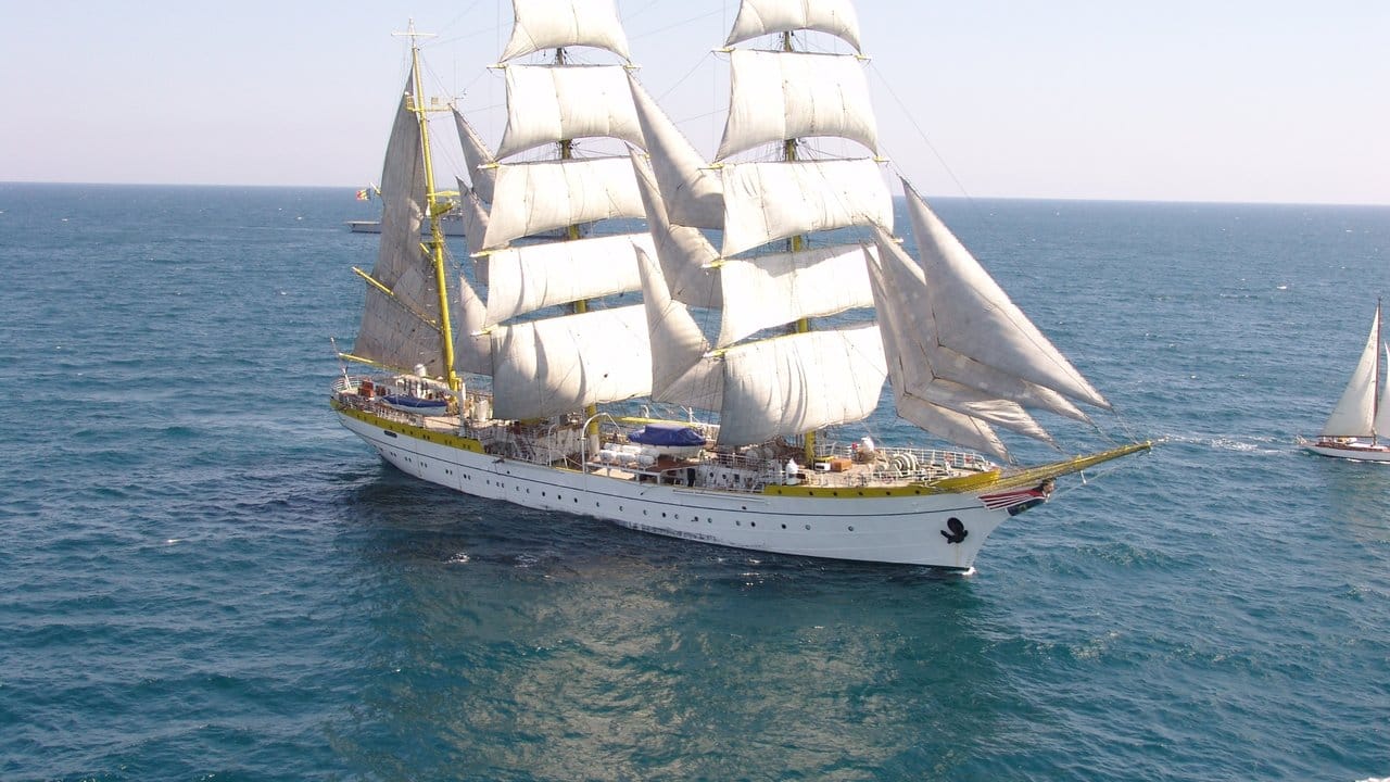 Der rumänische Großsegler "Mircea" wird vorübergehender Ersatz für das Segelschulschiff "Gorch Fock". Der rumänische Großsegler "Mircea" wird vorübergehender Ersatz für das Segelschulschiff "Gorch Fock".