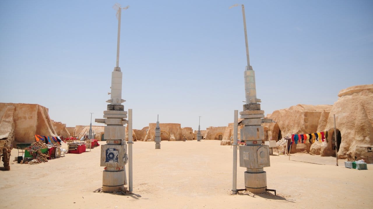 Zwei futuristische Vaporisatoren am Eingang zum Star Wars-Filmset "Mos Espa" in Tunesien.