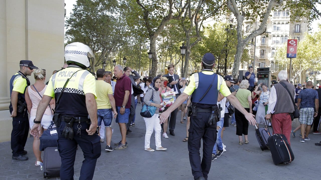 Verängstigte Passanten in Barcelona.