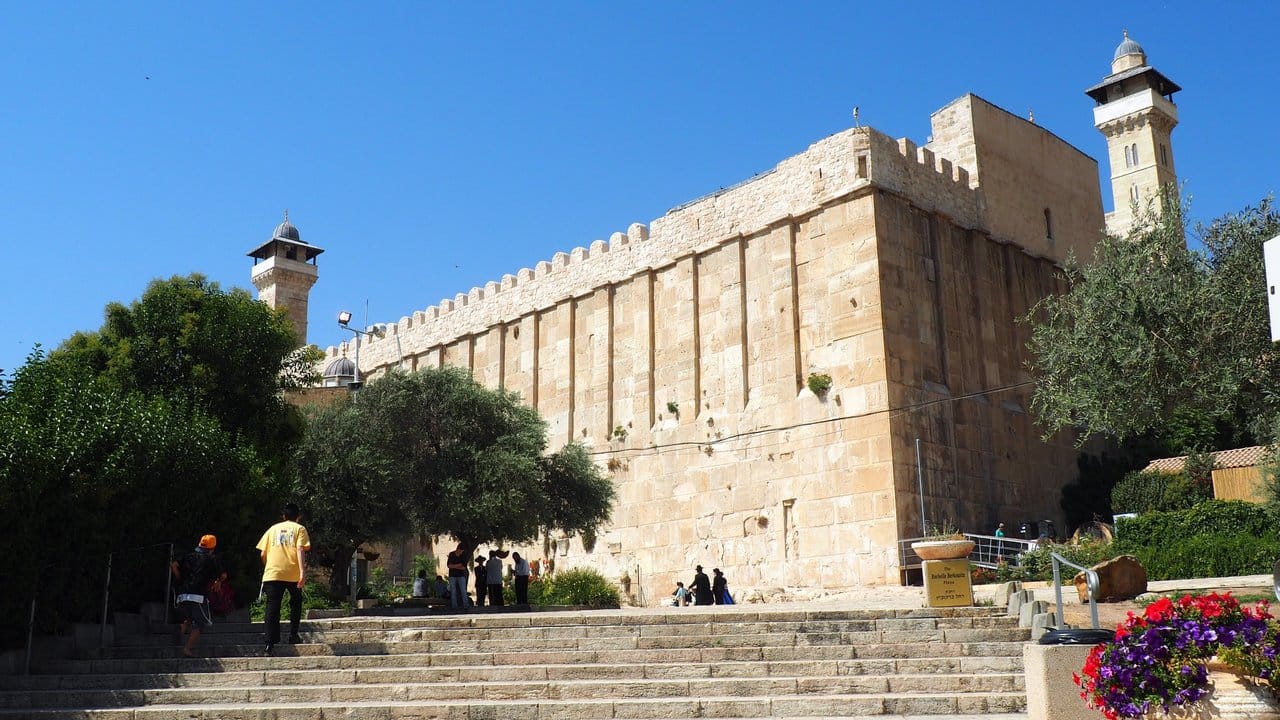 Die Patriarchengräber in Hebron sind heute in eine Moschee und eine Synagoge aufgeteilt.