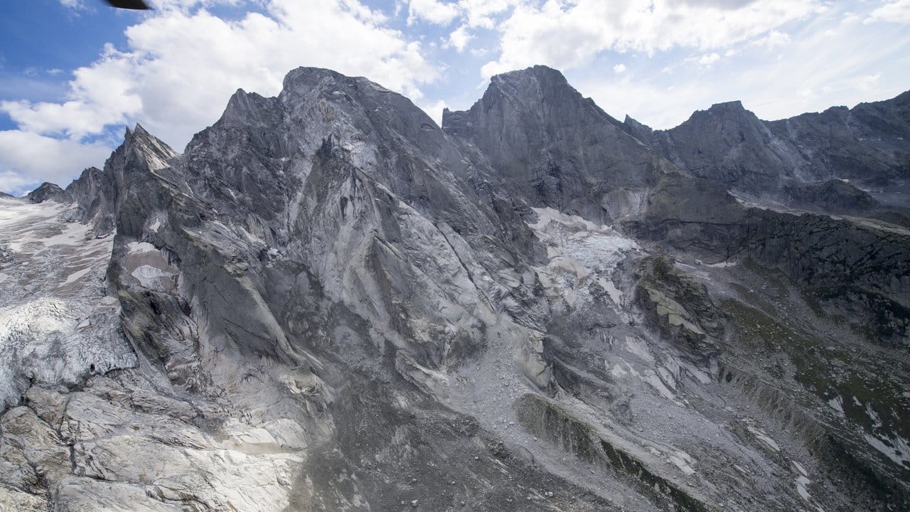 Der 3369 Meter hohe Piz Cengalo im Kanton Graubünden. Der 3369 Meter hohe Piz Cengalo im Kanton Graubünden.