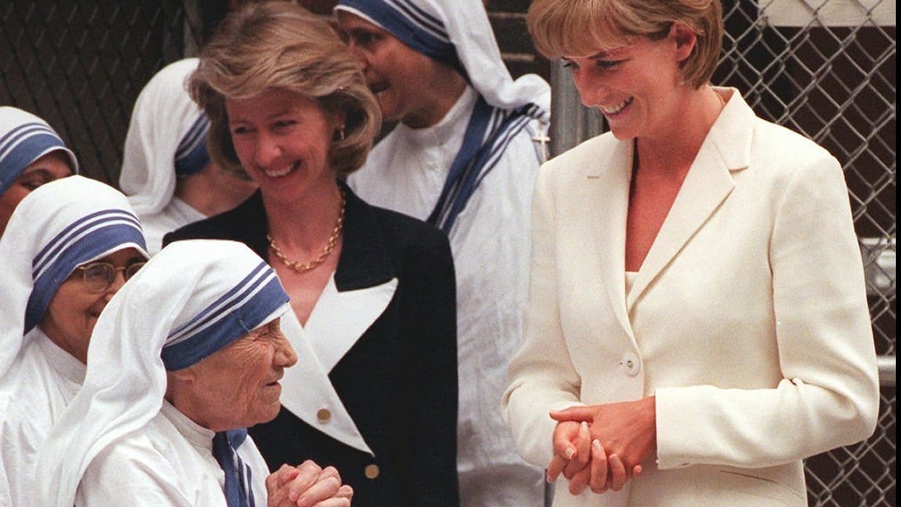 Prinzessin Diana trifft Mutter Teresa (l) in New York (1997).