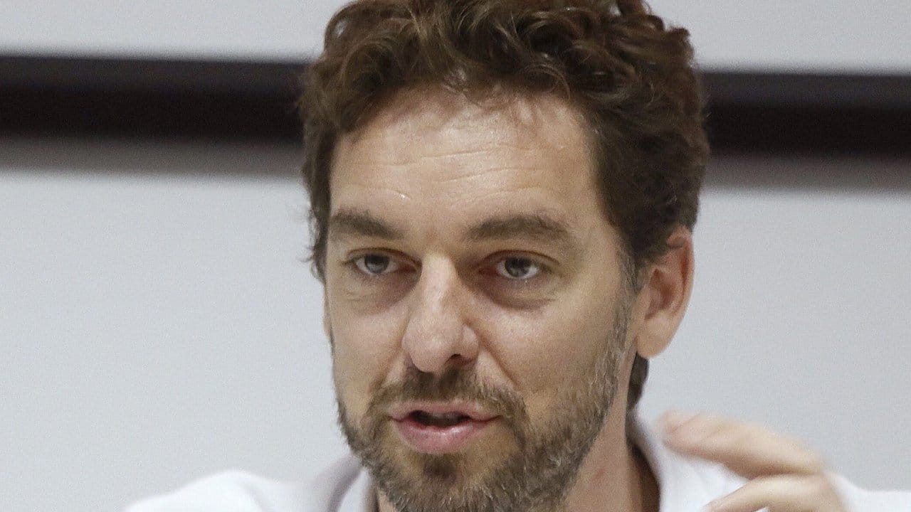 Oldie Pau Gasol will mit Spanien und seinem jüngeren Bruder Marc an der Seite seinen vierten EM-Titel holen. Oldie Pau Gasol will mit Spanien und seinem jüngeren Bruder Marc an der Seite seinen vierten EM-Titel holen.
