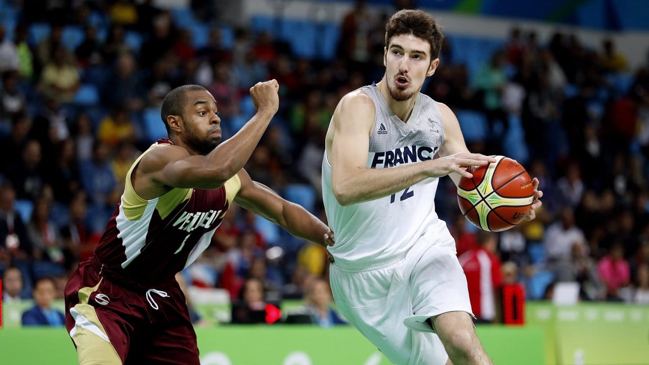 Nando de Colo soll in Frankreichs Team in die Fußstapfen von Tony Parker treten. Nando de Colo soll in Frankreichs Team in die Fußstapfen von Tony Parker treten.