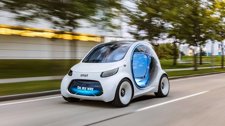 Smart blickt mit der Studie Vision EQ Fortwo in eine Zukunft, in der Autos völlig autonom unterwegs sind.