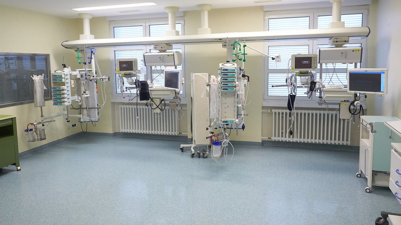 Die Intensivstation des Brüderkrankenhauses ist menschenleer. Die Intensivstation des Brüderkrankenhauses ist menschenleer.