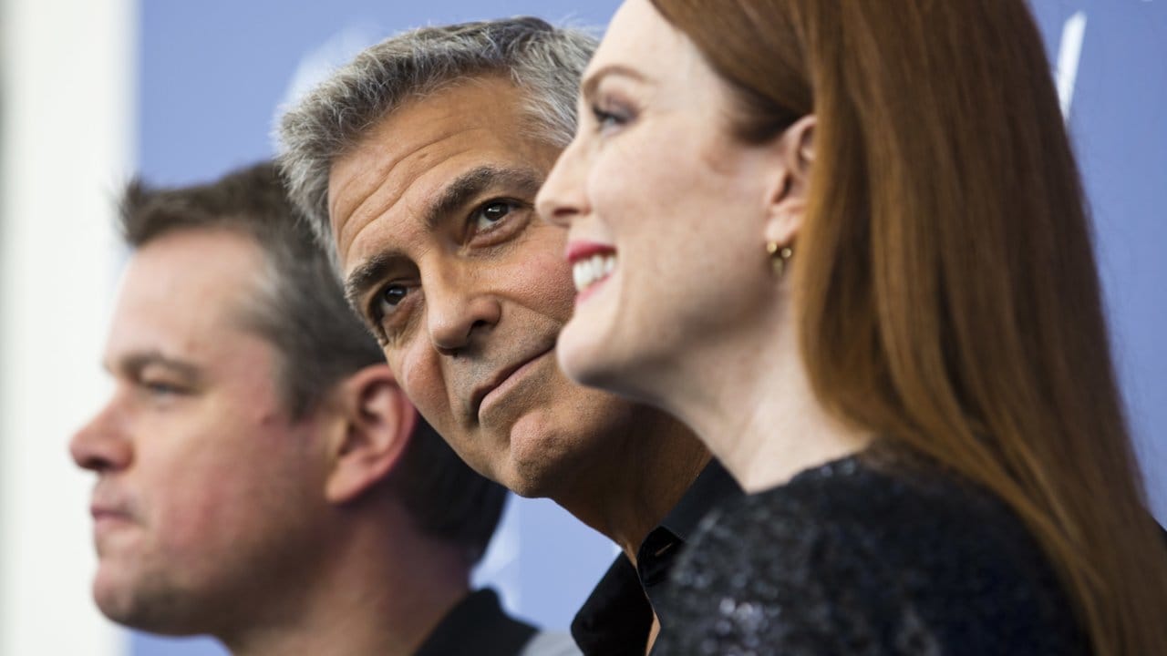 George Clooney hat seine Stars Matt Damon und Julianne Moore mit nach Venedig gebracht. George Clooney hat seine Stars Matt Damon und Julianne Moore mit nach Venedig gebracht.
