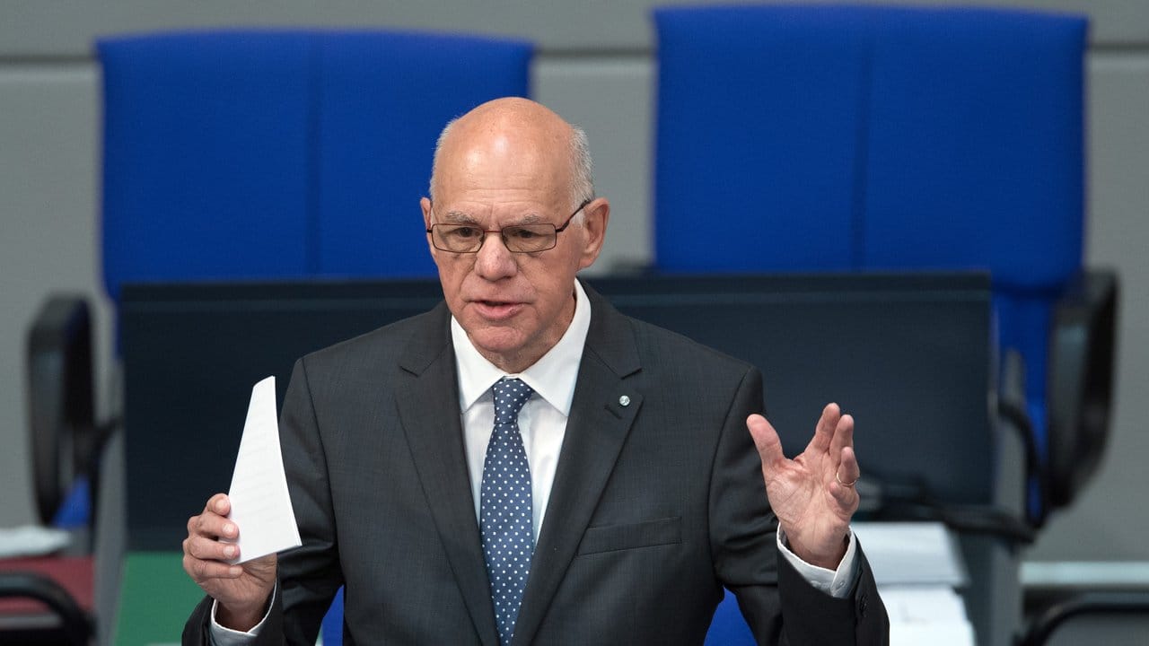 Bundestagspräsident Norbert Lammert während des letzten offiziellen Sitzungstages des Bundestages vor der Bundestagswahl. Bundestagspräsident Norbert Lammert während des letzten offiziellen Sitzungstages des Bundestages vor der Bundestagswahl.