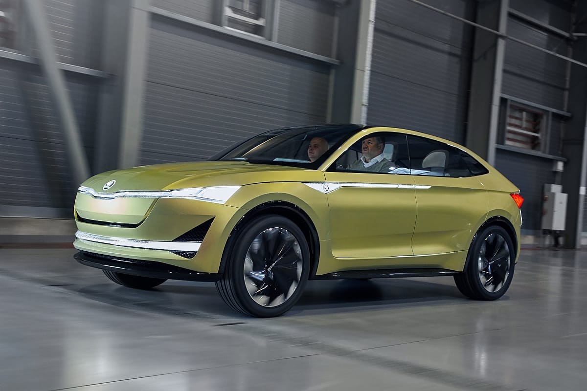 Der Škoda Vision E soll rein elektrisch bis zu 500 Kilometer weit kommen.